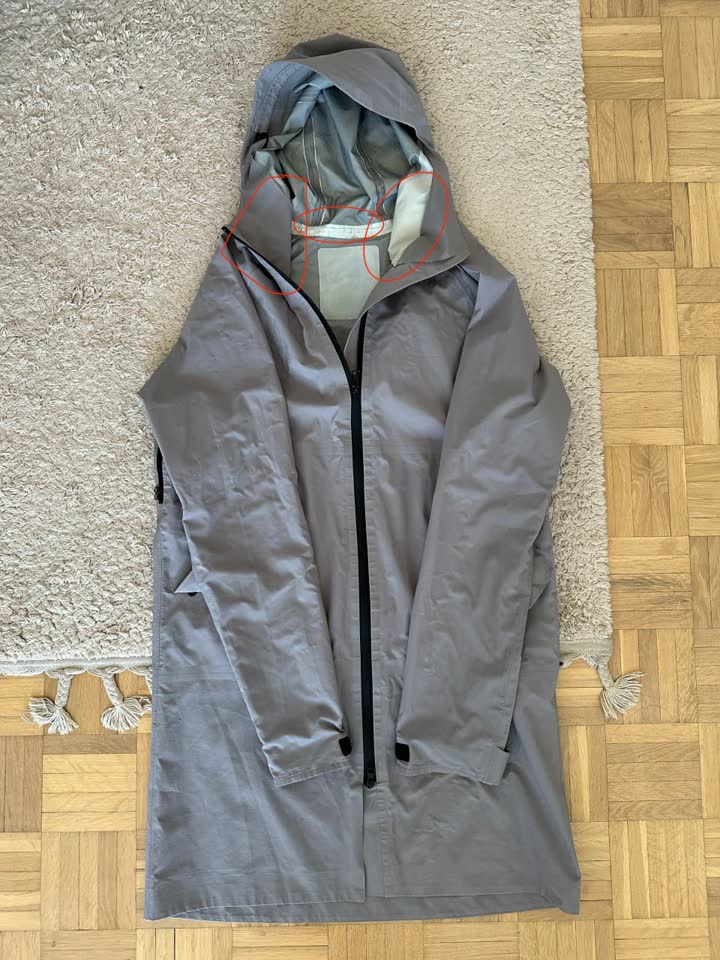 Kišobran SHU, farmerke ZARA, 2 šešira za sunce, lampa IKEA HOLMÖ sa postoljem BARLAST i 9 sijalica