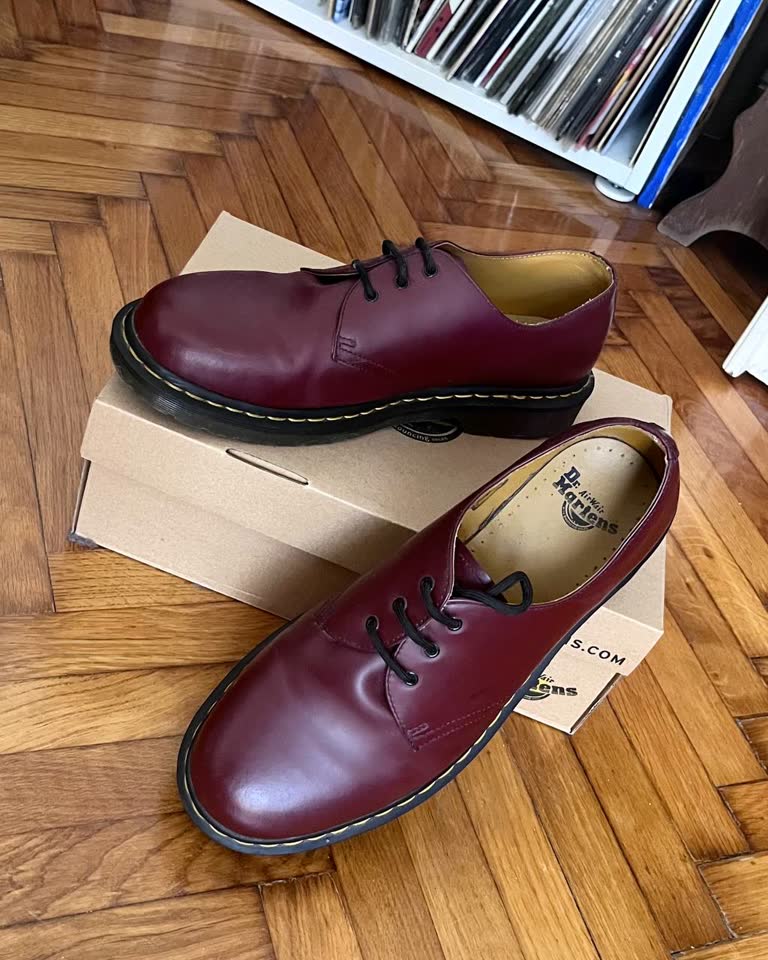 1461 dr Martens cherry red
