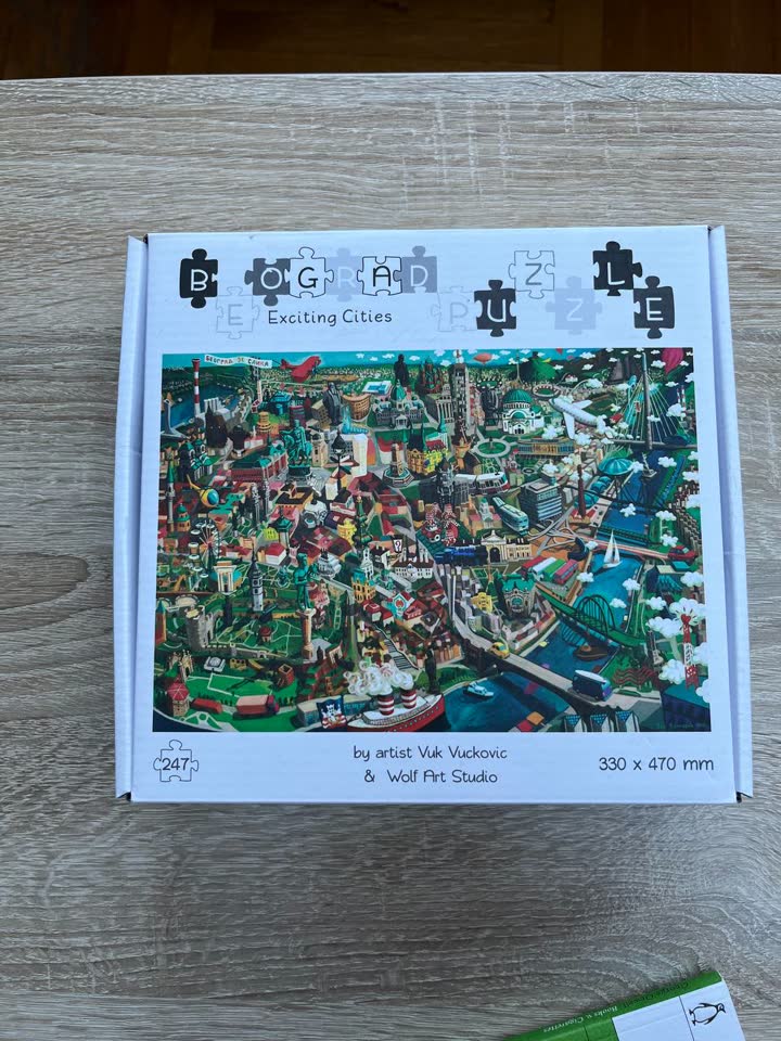 Lep, originalan puzzle sa glavnim simbolima Beograda. Nažalost, nedostaje jedan deo pa