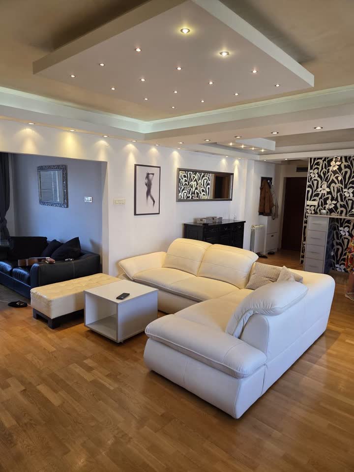 Сдаю двухуровневую квартиру в центре Белграда, 130 м²