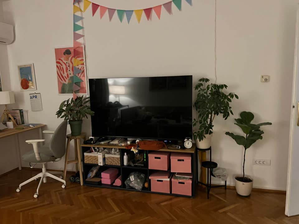 1) телевизор Samsung UE65AU7022KXXH Smart LED TV, 163 cm, 4K, Crystal Ultra HD