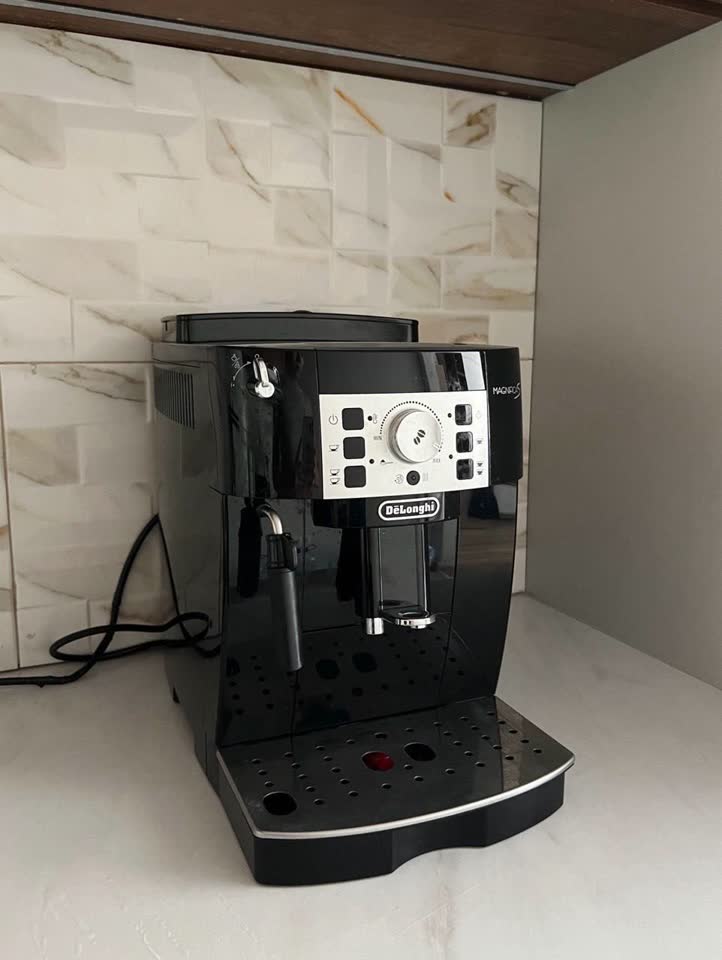 Kafemat DeLonghi Magnifica S
