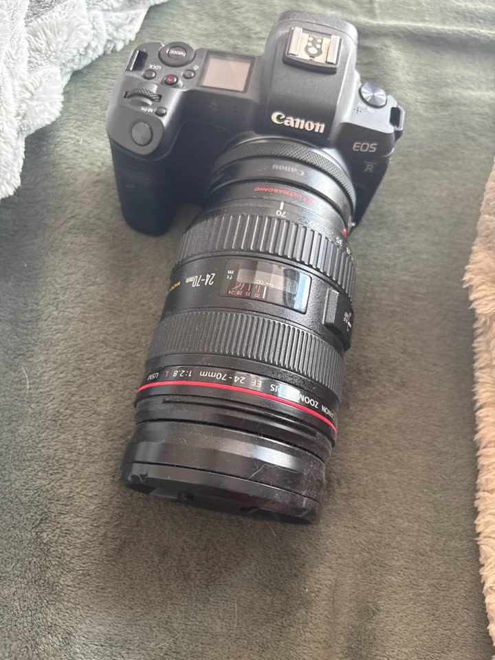 Продам фотоаппарат Canon EOS R