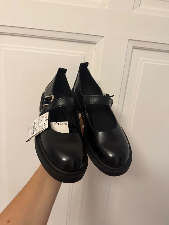 Новые туфли Zara