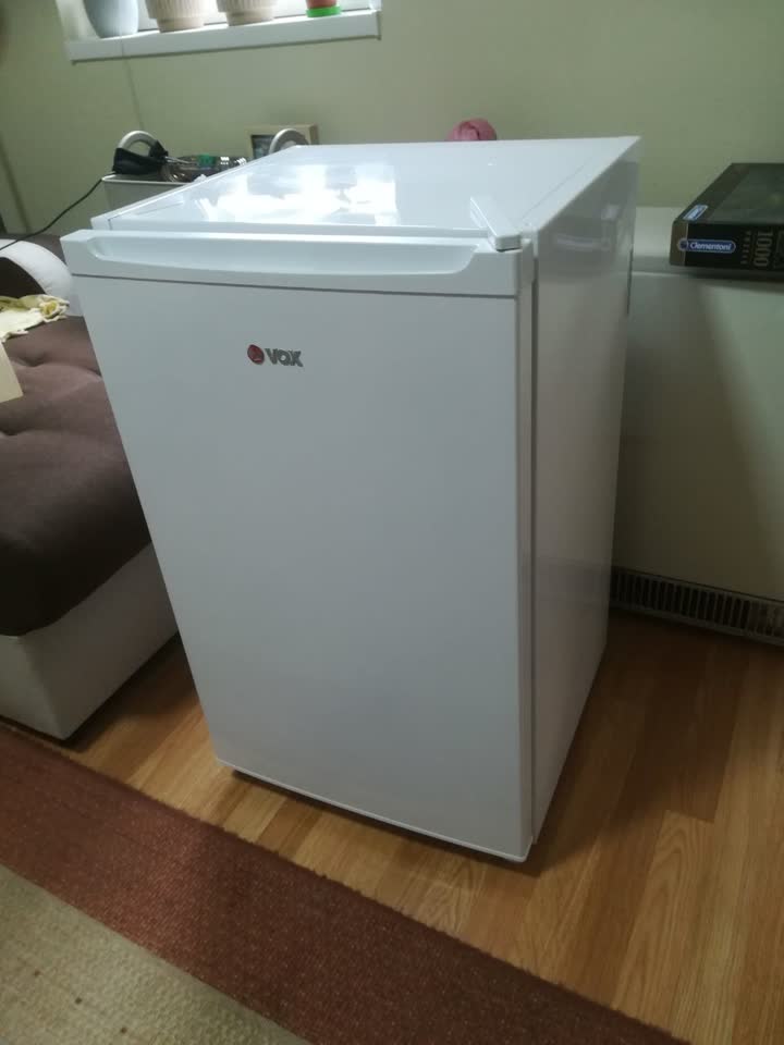Praktično nov frižider VOX KS 1200 E