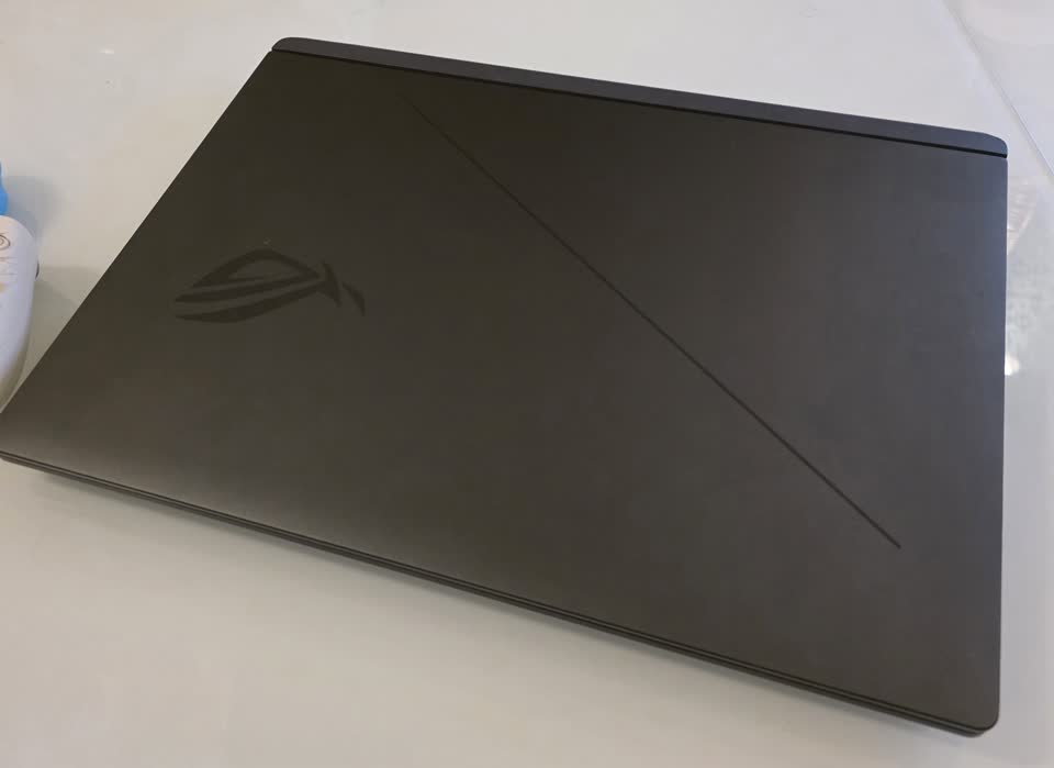 Продаю мощный ноутбук ASUS ROG STRIX G18