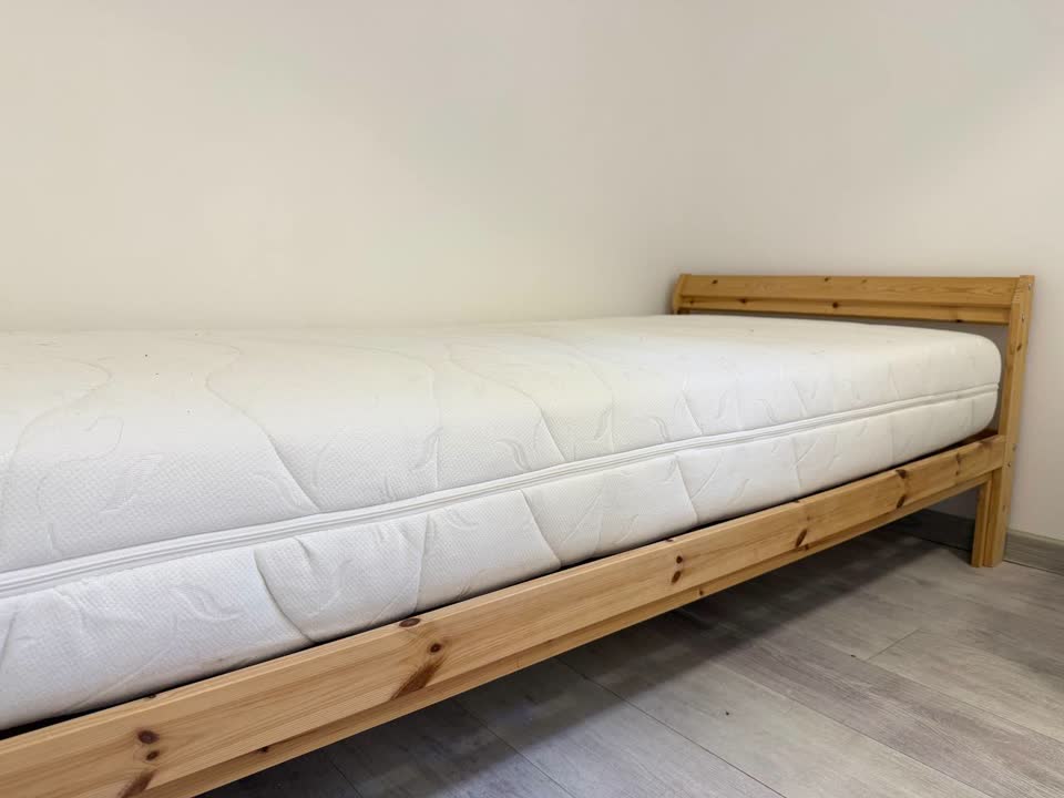 Prodajem krevet sa dušekom
