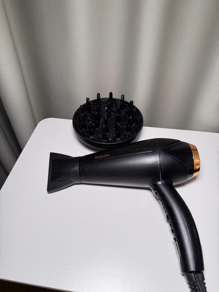 Fen BaByliss sa difuzerom i koncentratorom