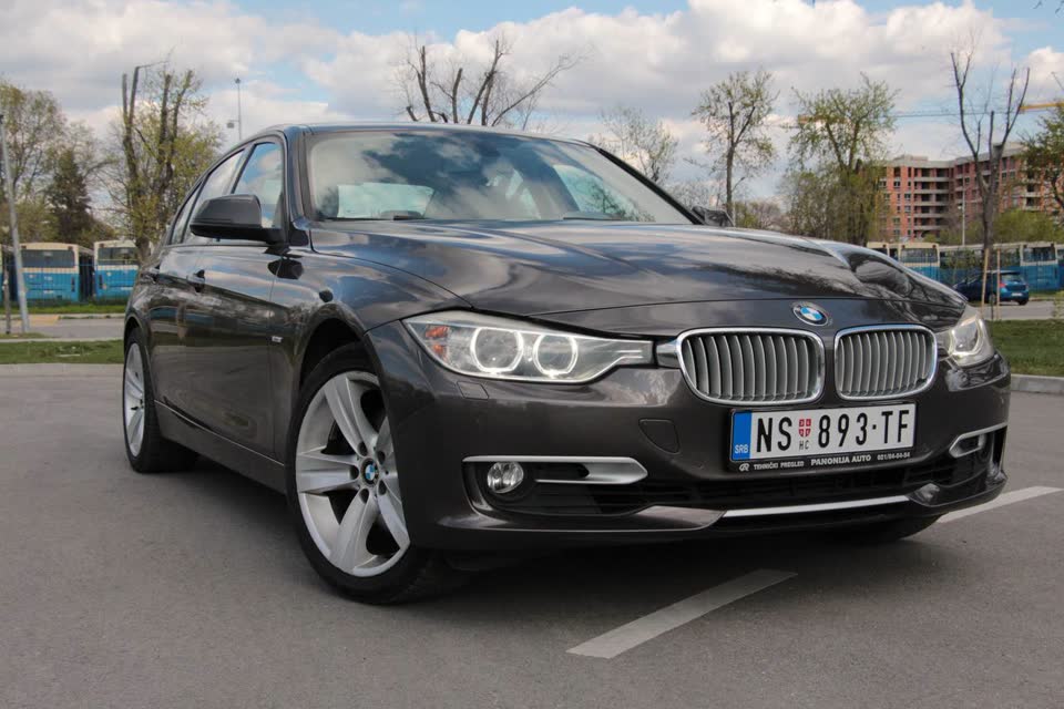 BMW 328i xDrive 2013