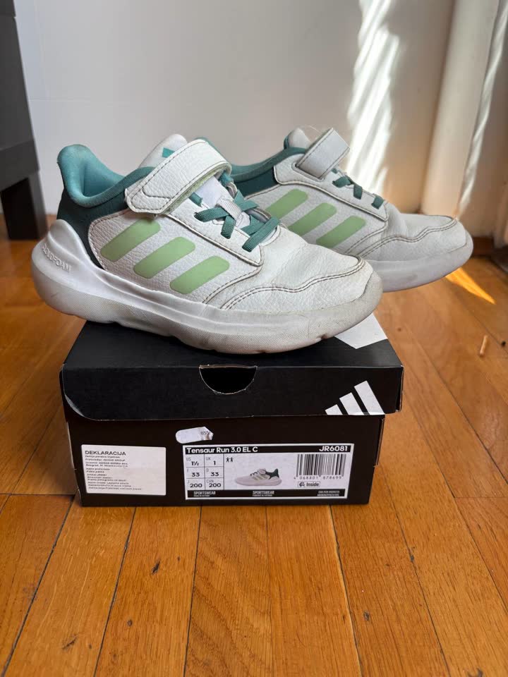 Кроссовки adidas