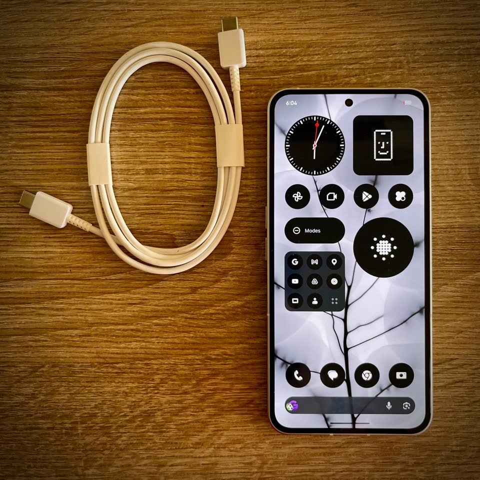 Продам Nothing Phone 2 (12GB / 512GB)