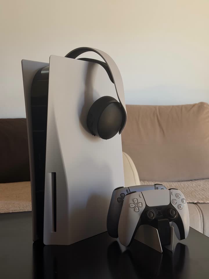 Продаю PlayStation 5 (Disc Edition, 825 ГБ)