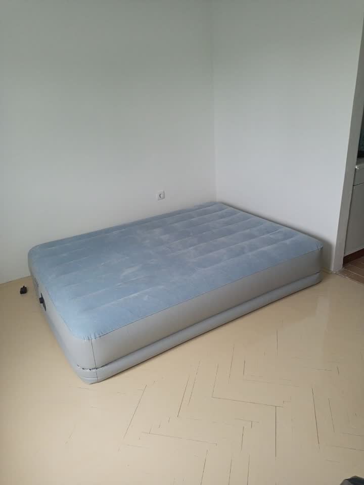 Продам матрас со встроенным насосом.