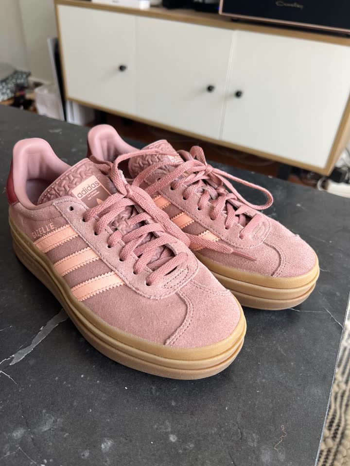 Женские кроссовки Adidas Gazelle пыльно-розового цвета