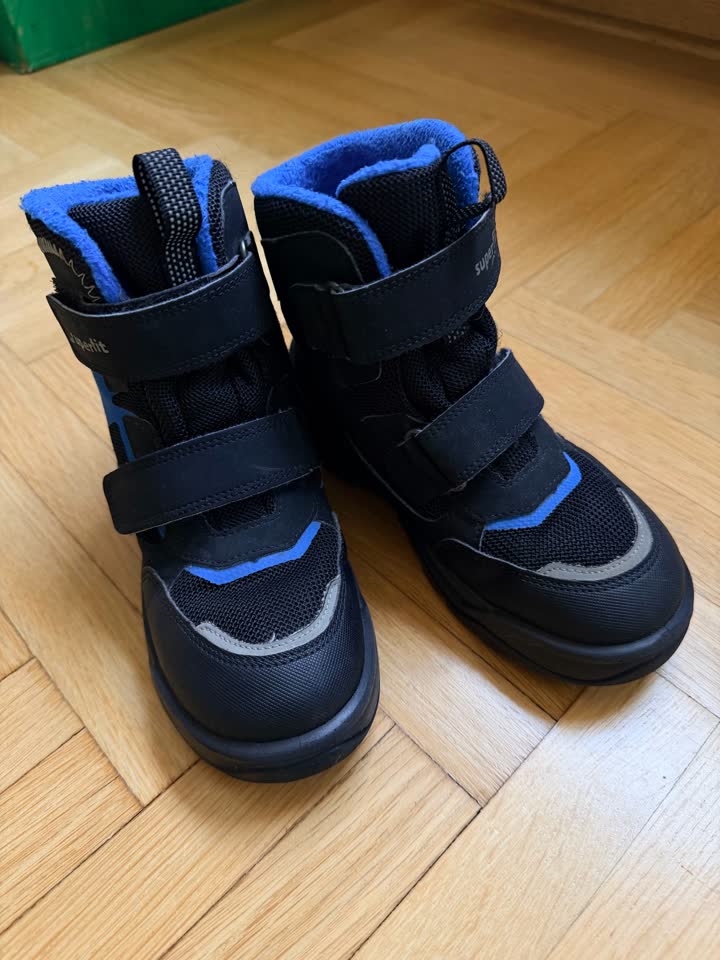 Ботинки зимние Superfit и ботинки Salomon