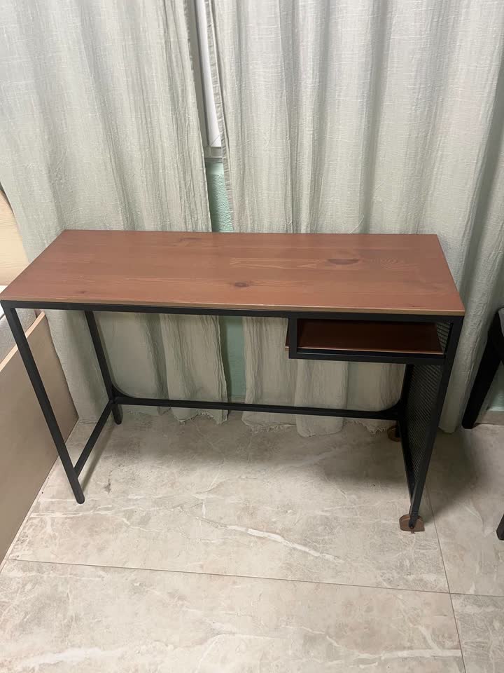 Ikea sto -6500 din
