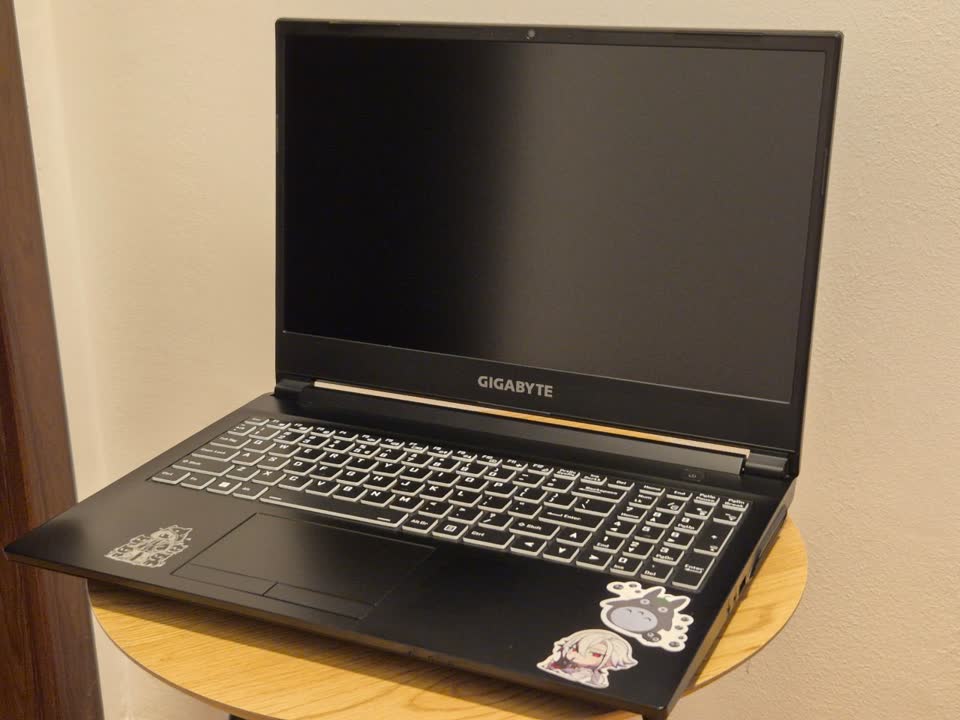 Prodajem laptop Gigabyte A5 K1
