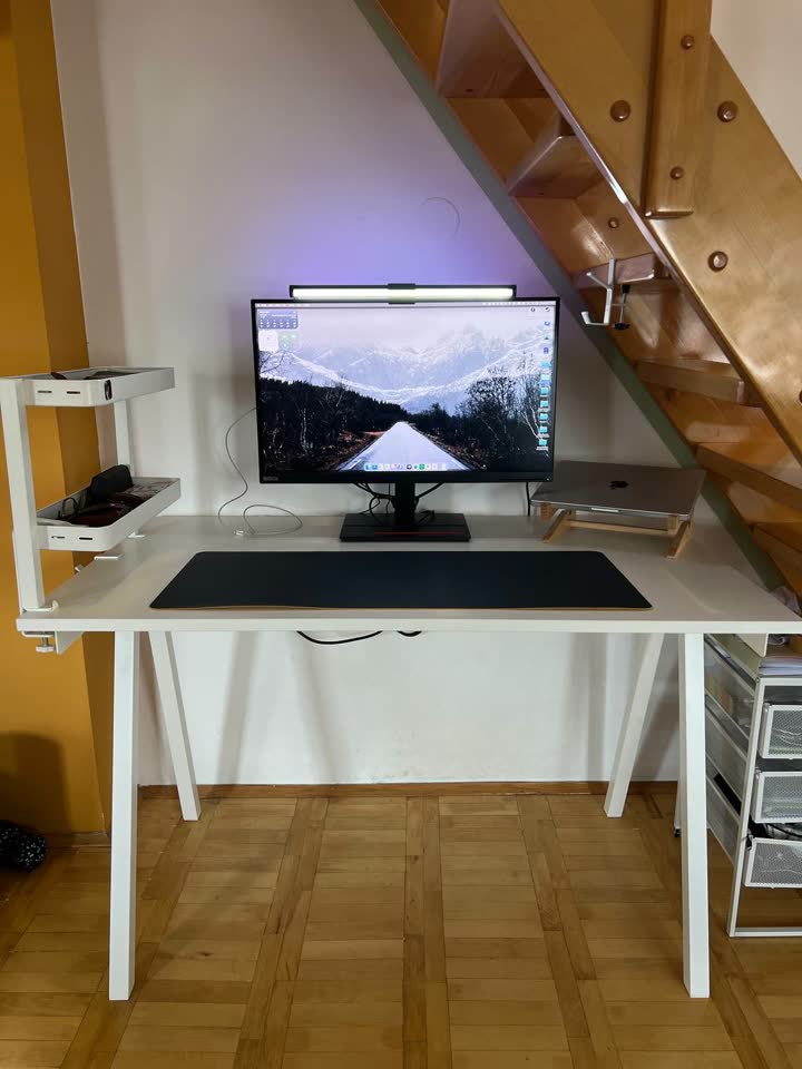 Rasprodaje se radno mesto na delove ili kao komplet