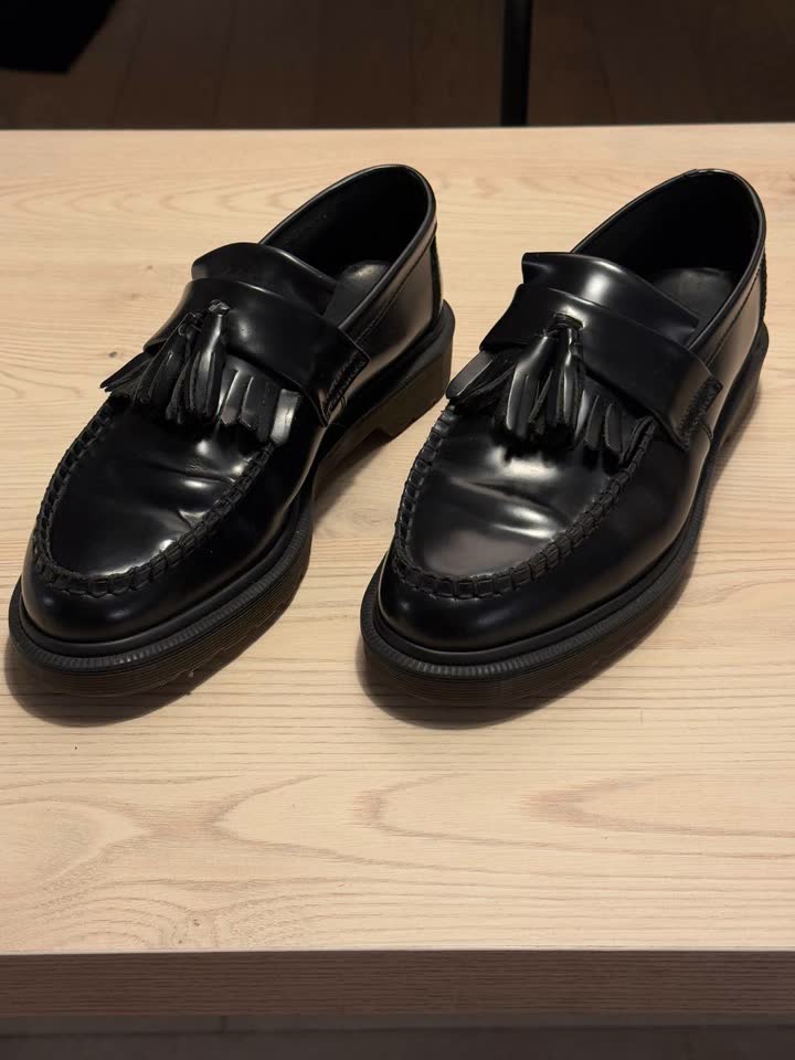 Черные кожаные лоферы Dr. Martens с кисточками, размер US 8 (EU 41)