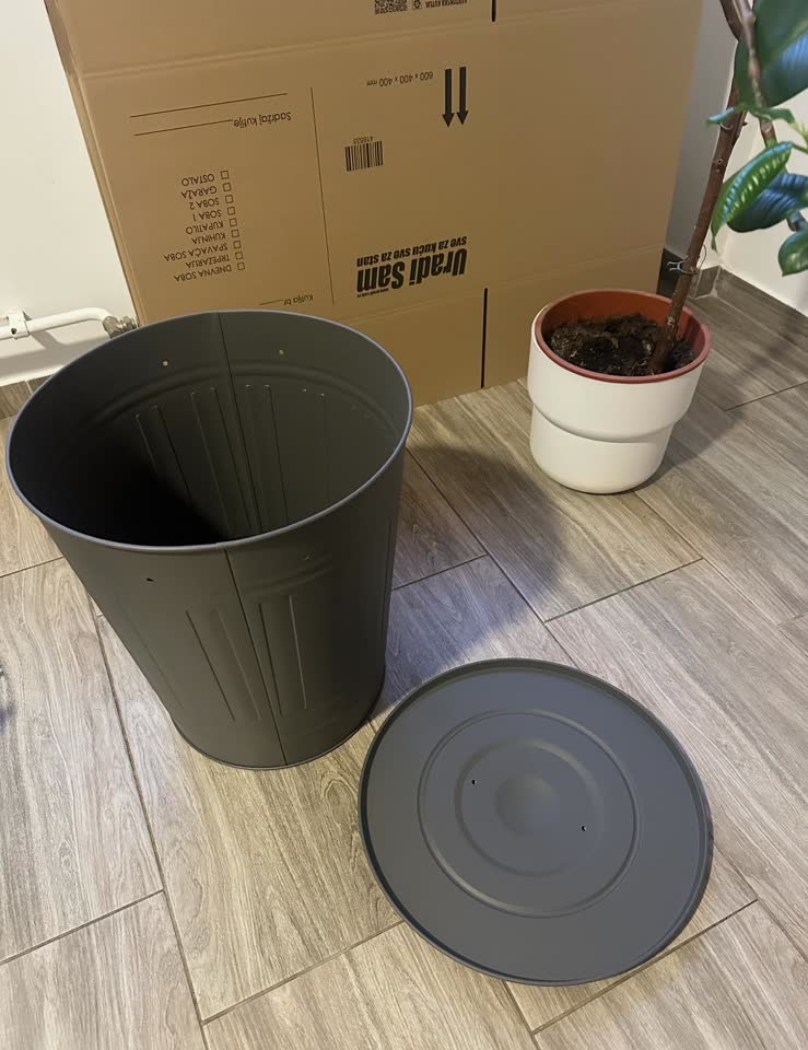 Kanta za smeće bez ručki KNODD (IKEA) 40 litara — 500 RSD