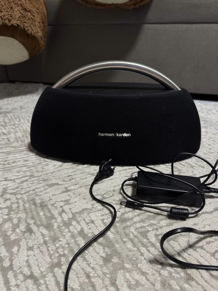 Продаю колонку Harman Kardon Go + Play