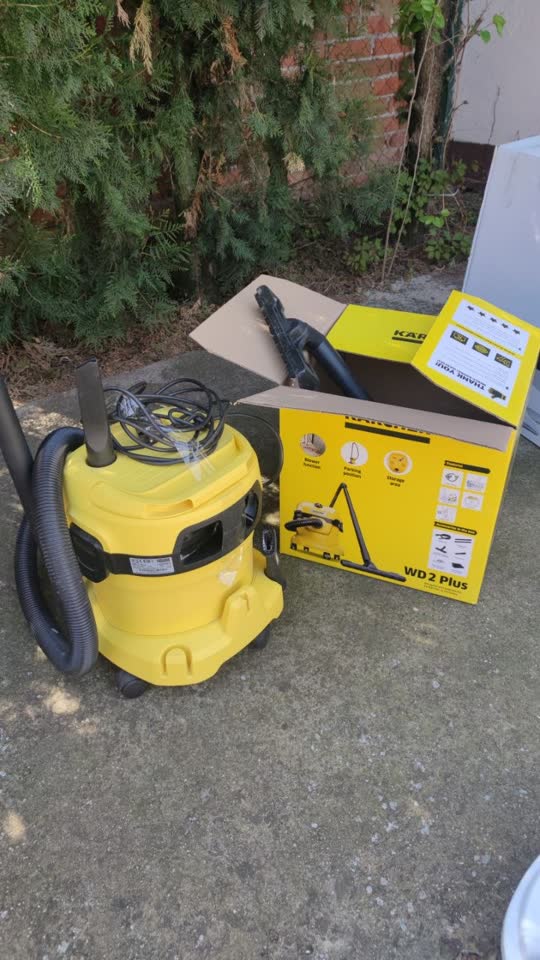 Пылесос KARCHER WD2 PLUS и комплект сменных мешков