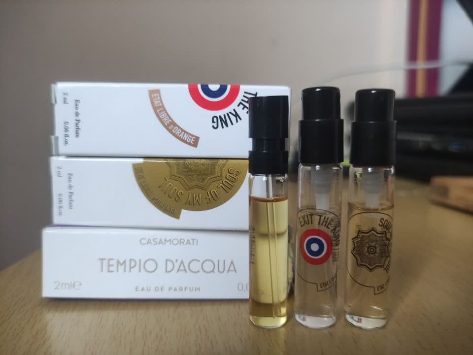 Продажа парфюмерных отливантов и флаконов