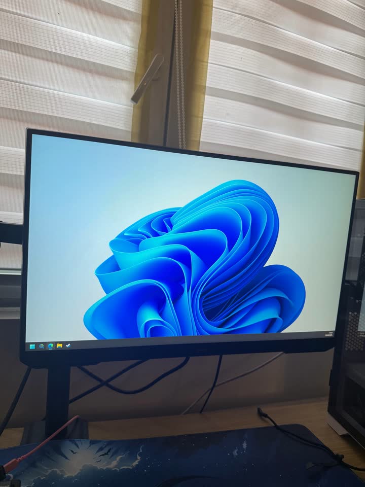 prodajem monitor Samsung Odyssey G3