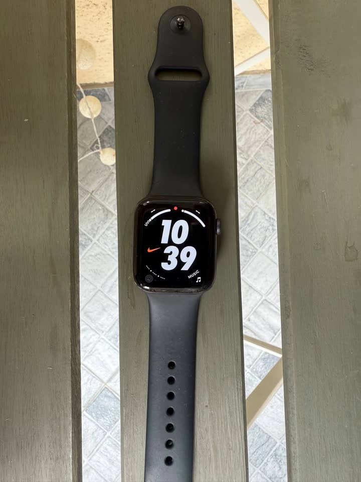 Apple Watch SE (44 mm)
