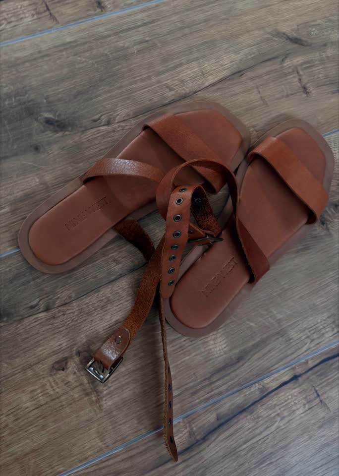 Сандалии Nine West в греческом стиле