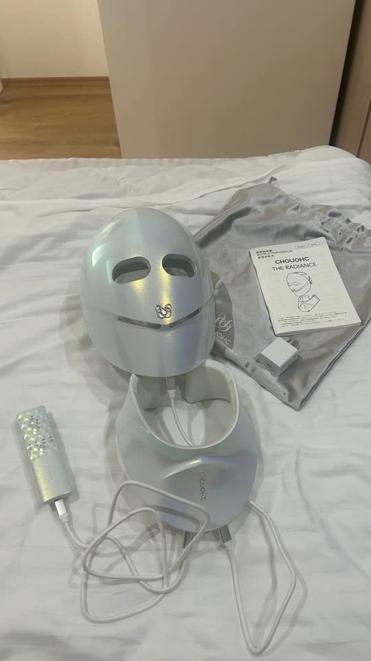 Chou Chou LED Mask — профессиональная LED-маска для ухода за кожей