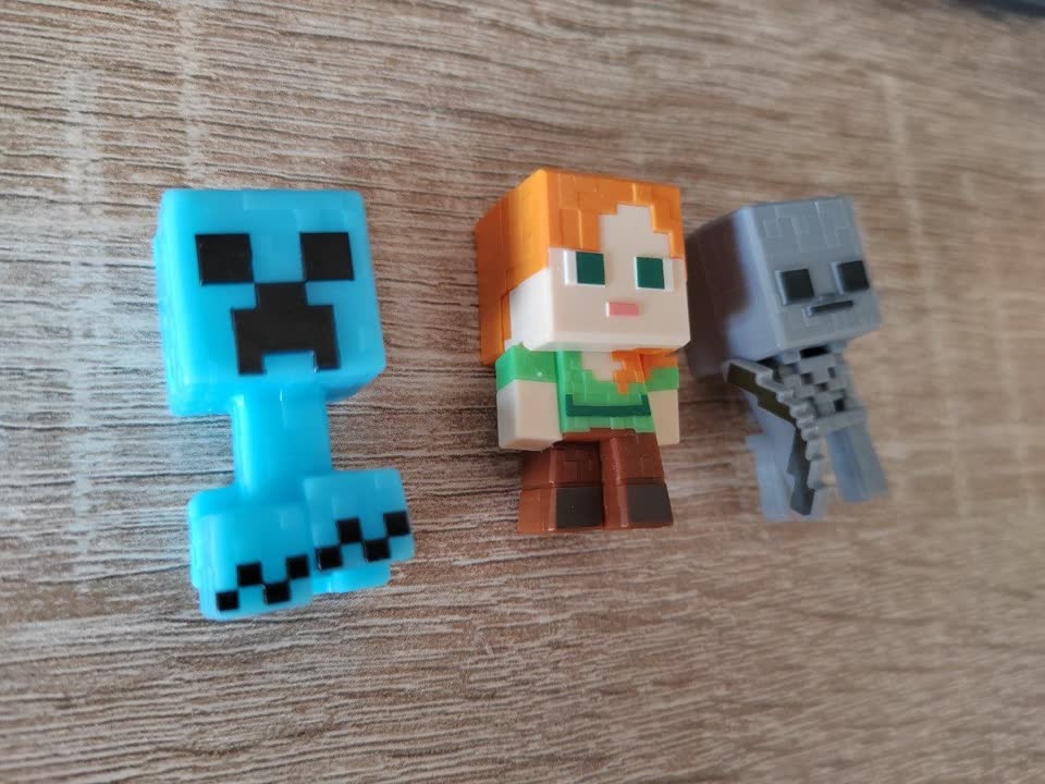 Menjam Minecraft figurice