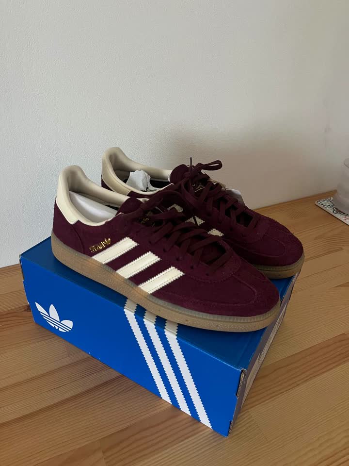 Кроссовки adidas spezial