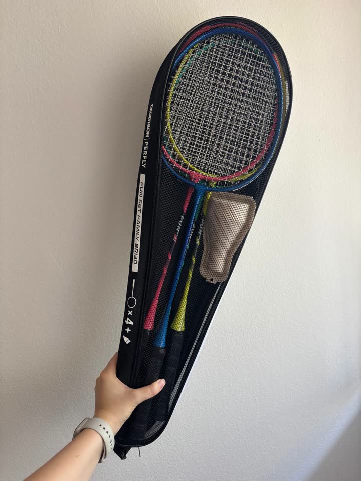 Badminton u odličnom stanju sa 4 reketa