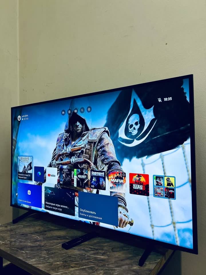 Prodajem Xbox Series X, televizor Samsung 43" 4K Ultra HD