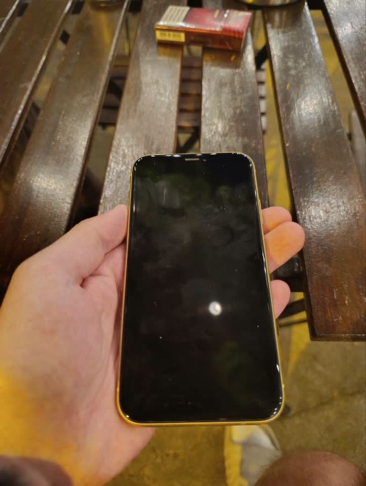 Продам iphone XR