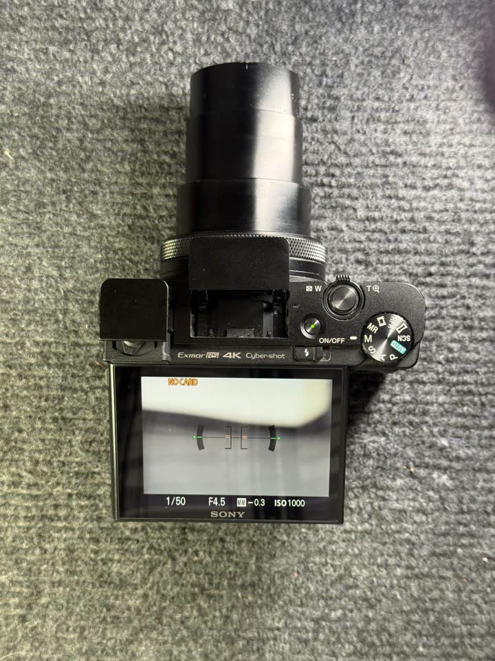 Sony RX100 VII + SmallRig Cage + 5 baterija + punjač