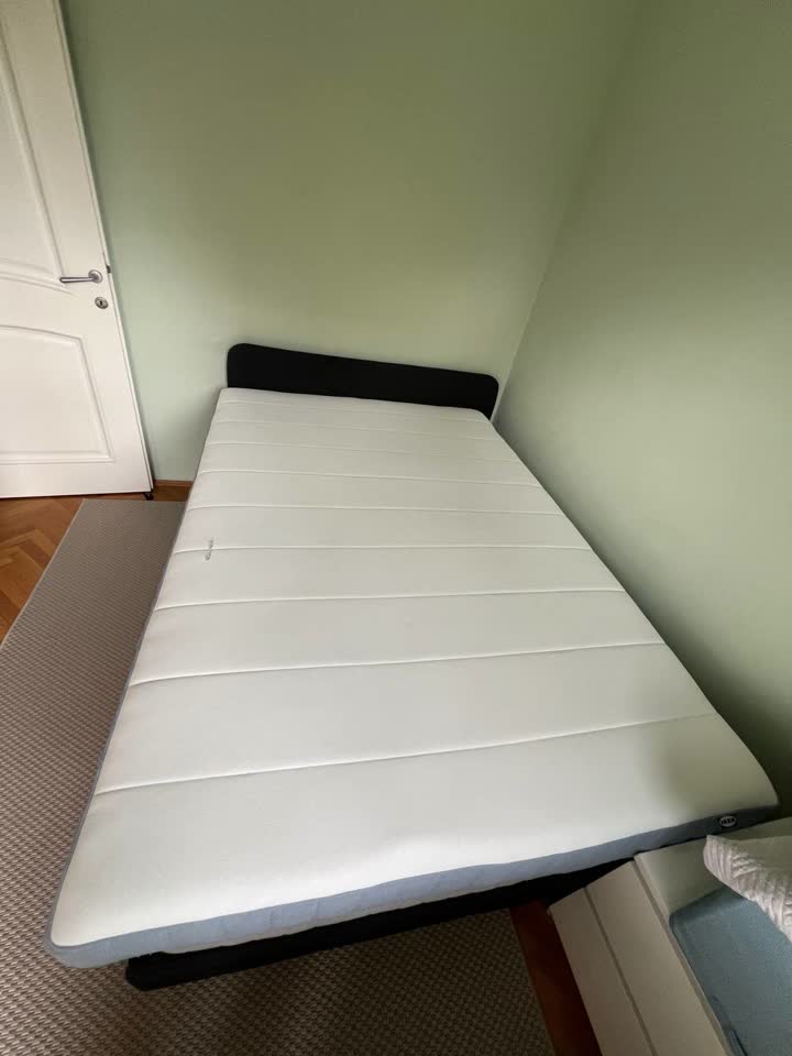 Prodajem krevet IKEA Slattum i dušek IKEA Vesteröy