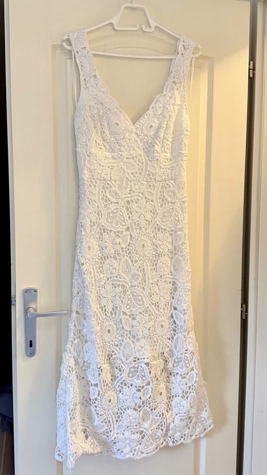 белое миди-платье Guess (M)