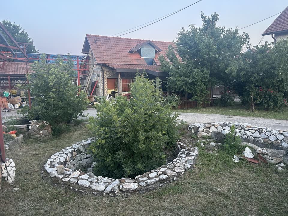 Prodaja kuće 80 m² u Mladenovcu, Banja