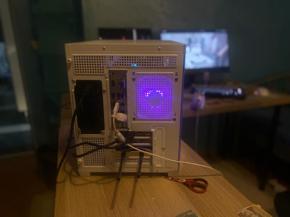 Gejmerski PC RTX 4060, 32 GB RAM, 1 TB SSD