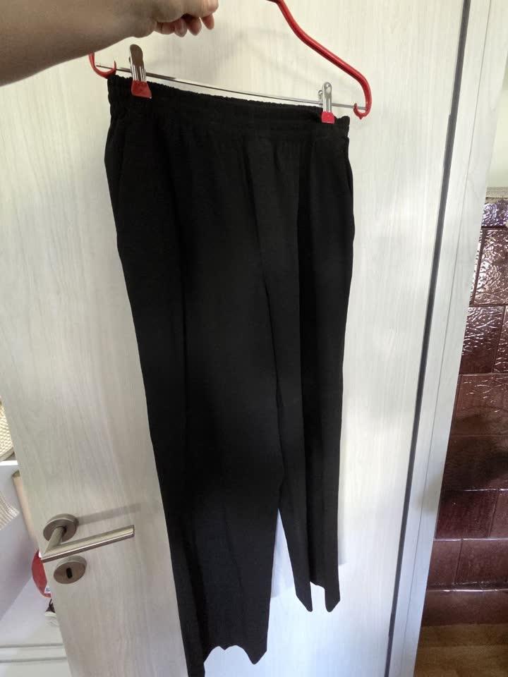 Lagane pantalone širokog kroja Uniqlo, veličina M
