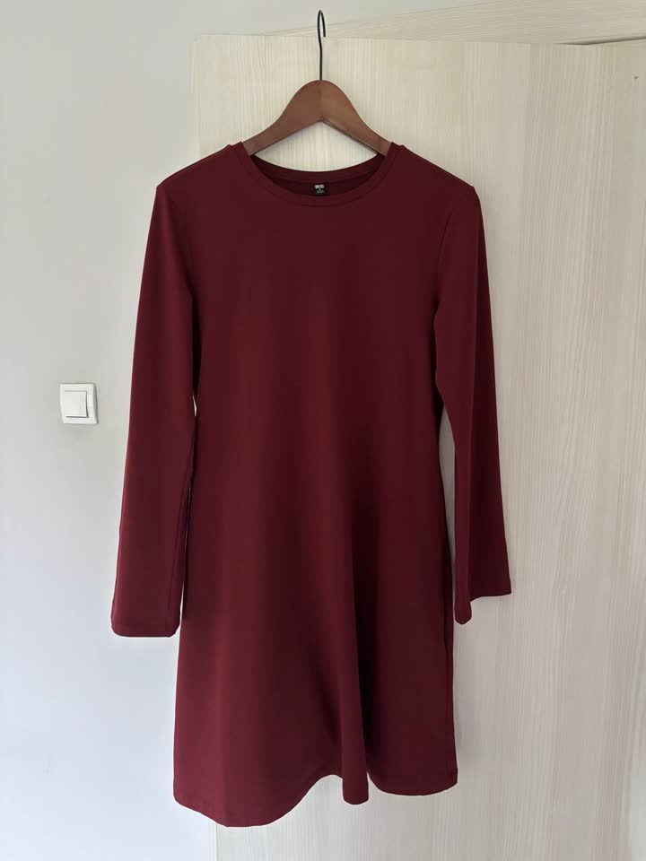 Платье Uniqlo