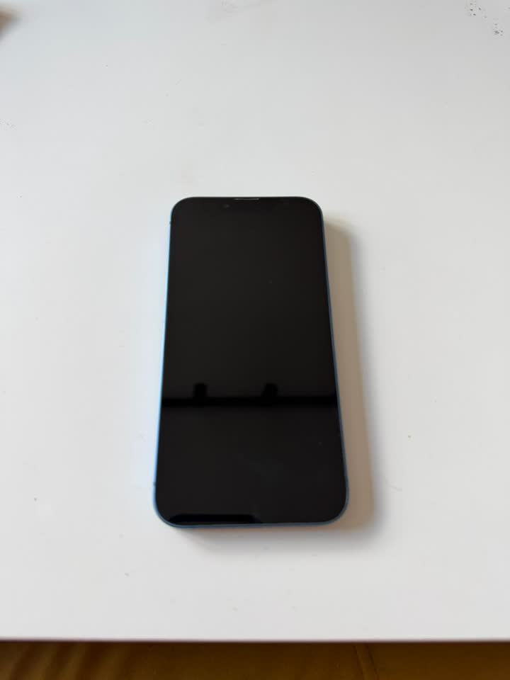 Prodajem iPhone 13 128GB