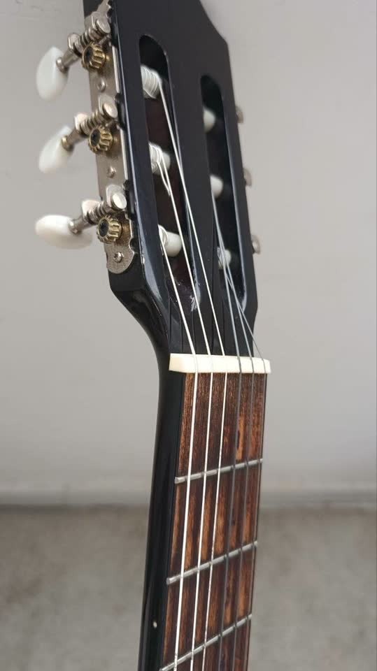 Электро-классическая гитара Thomann Classic Guitar 4/4 EQ