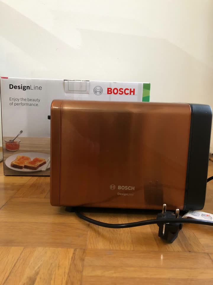 Prodajem toster BOSCH TAT4P429