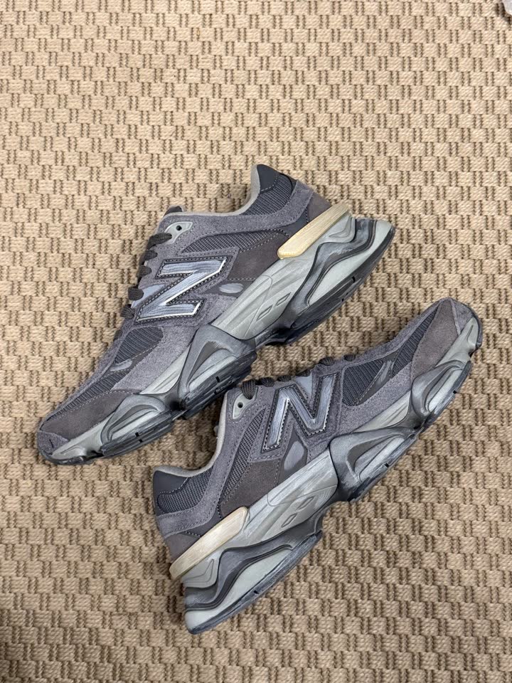 New Balance 9060 Grey