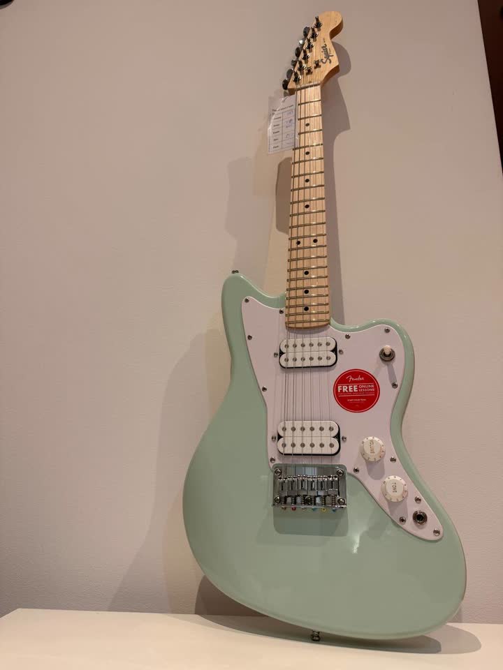 Продам гитару Fender Jazzmaster mini
