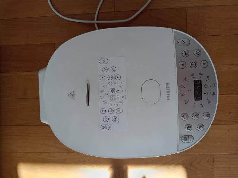 Продаю мультиварку Philips HD4713
