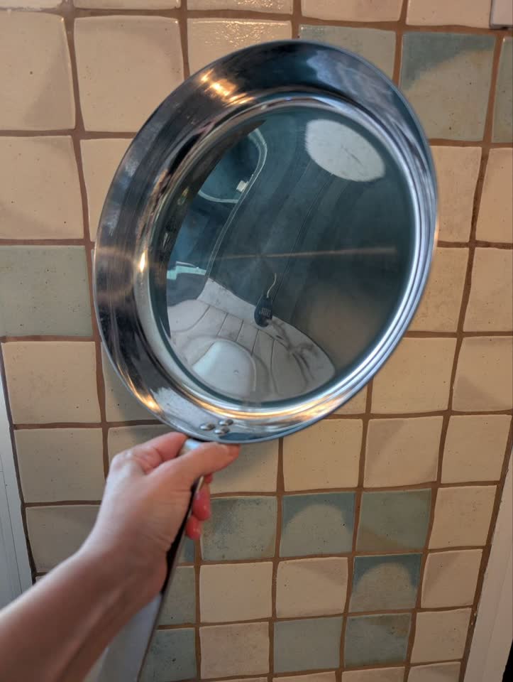 1- tiganj od nerđajućeg čelika Ikea, 28 cm, 1500 din
